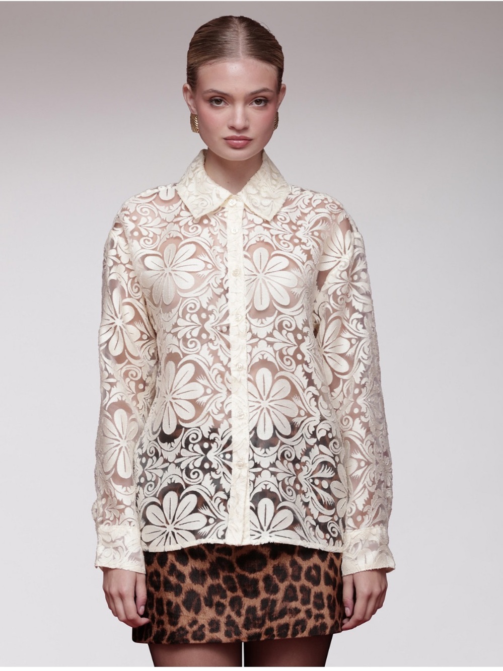 Avec Les Filles Cream Floral Lace Button-Up Blouse - Picture 7 of 11